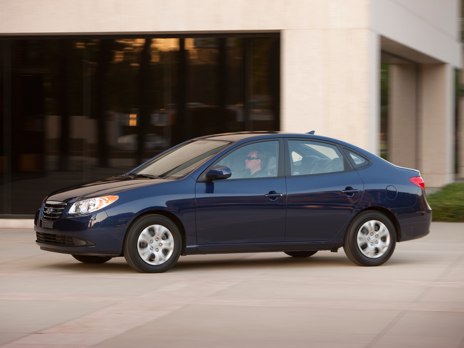 2010 Hyundai Elantra Blue Hyundai Midsize Sedan Review