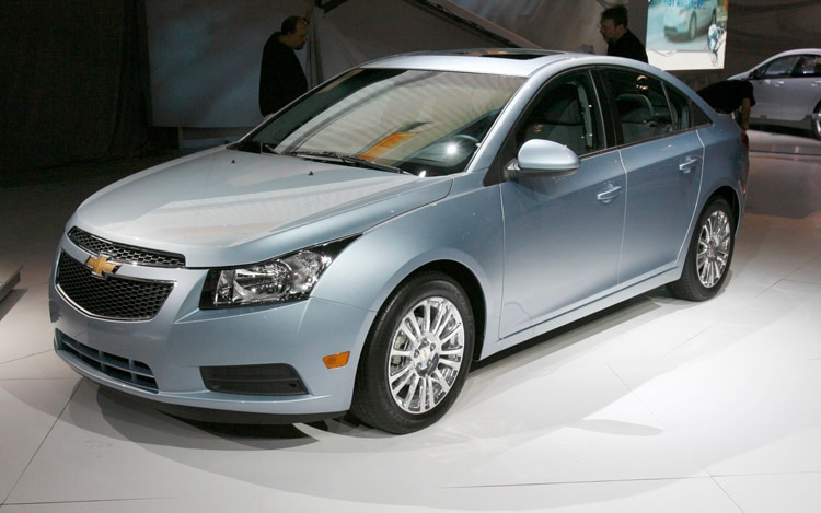 2011 Chevrolet Cruze Eco and 2011 Chevrolet Cruze RS - 2010 New York ...