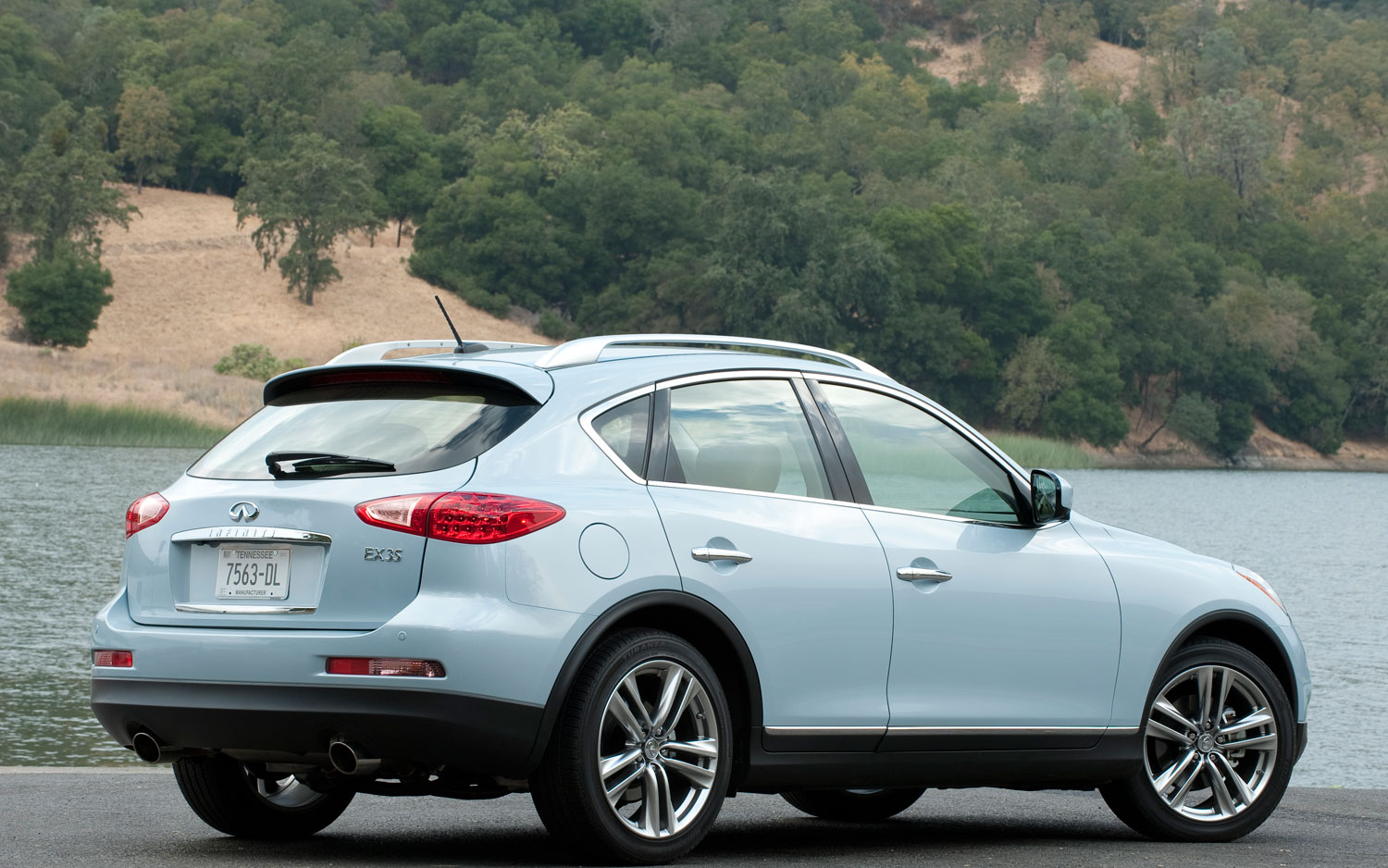 Insurance Institute For Highway Safety Adds 2011 Infiniti EX35 to Top