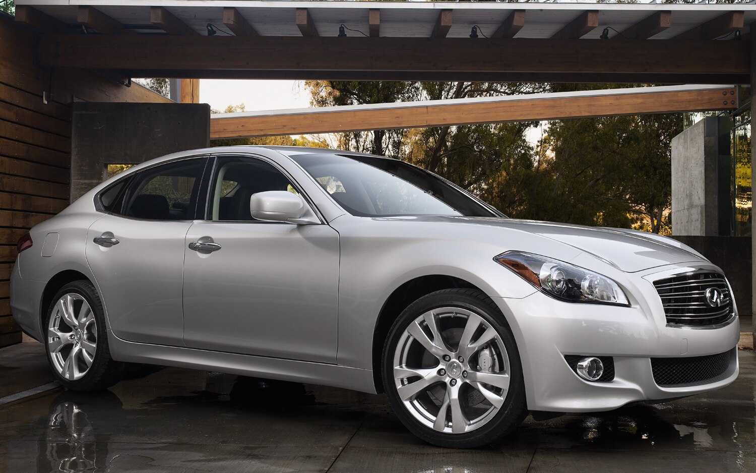 Report: Infiniti M to Use Mercedes-Benz Four-Cylinders in Europe