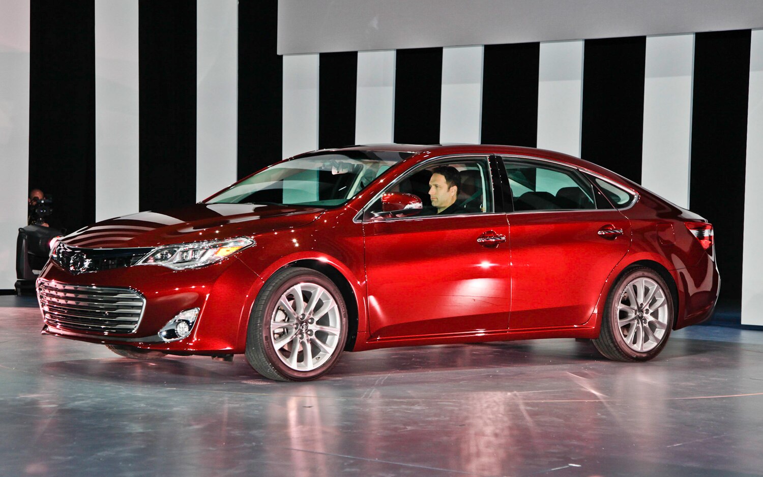 2013 Toyota Avalon at the 2012 New York Auto Show - Automobile Magazine