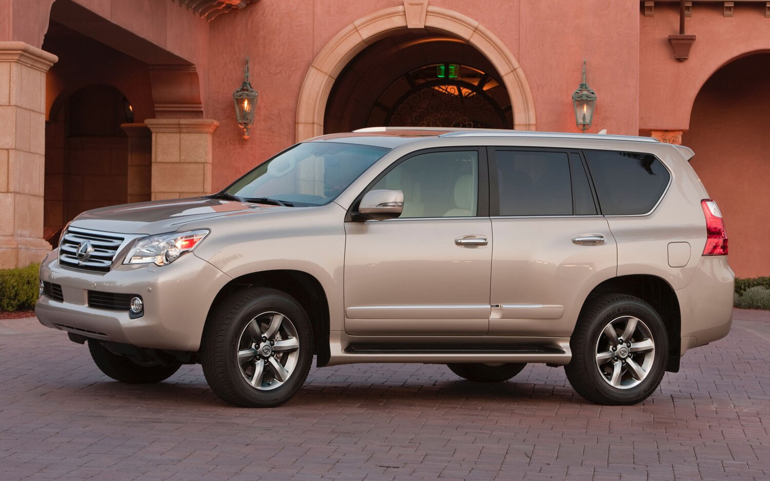 Lexus gx 750