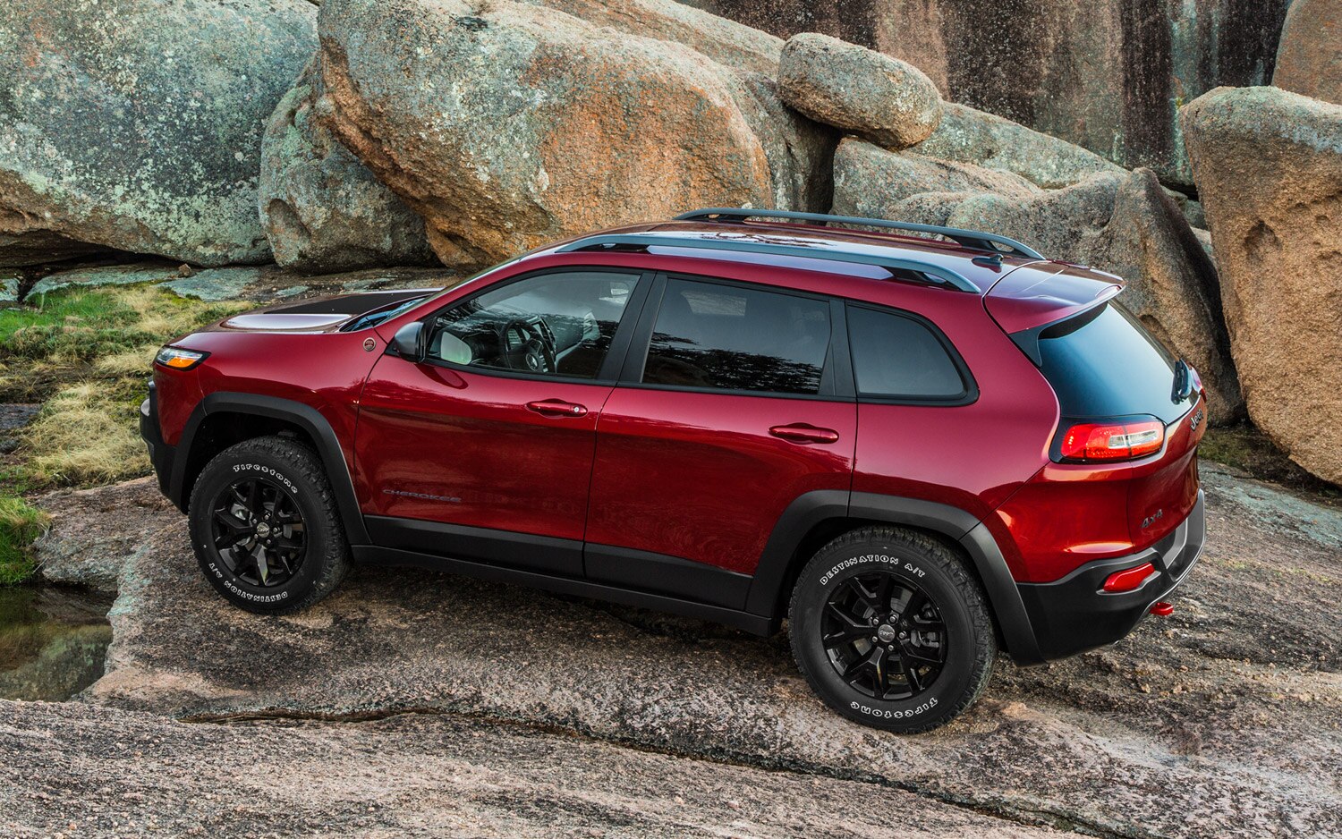 Report: 2014 Jeep Cherokee Transmission Problem Causes Delay