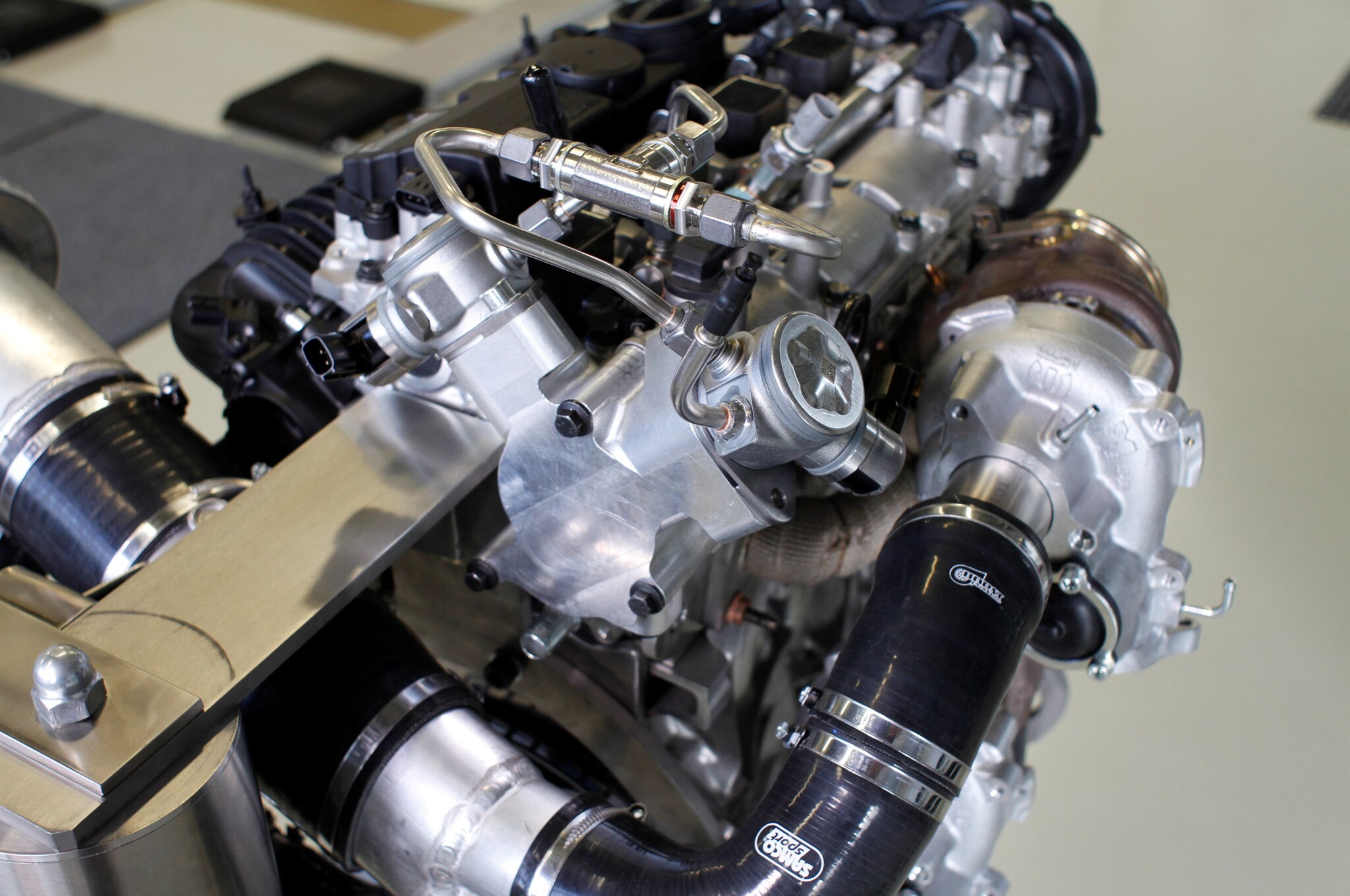 Volvo Previews Triple-Turbo Drive-E Engine with 450 HP