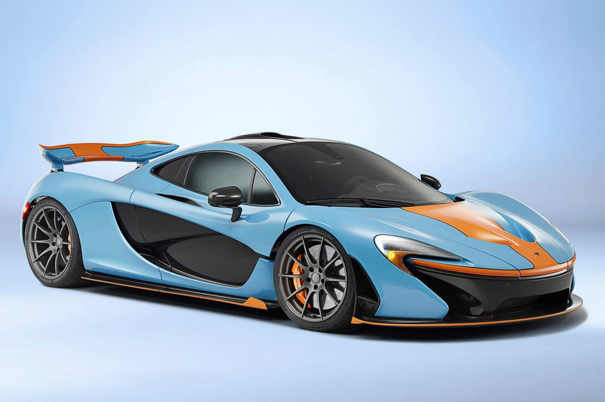 McLaren Special Operations Paints P1 in Gulf Colors