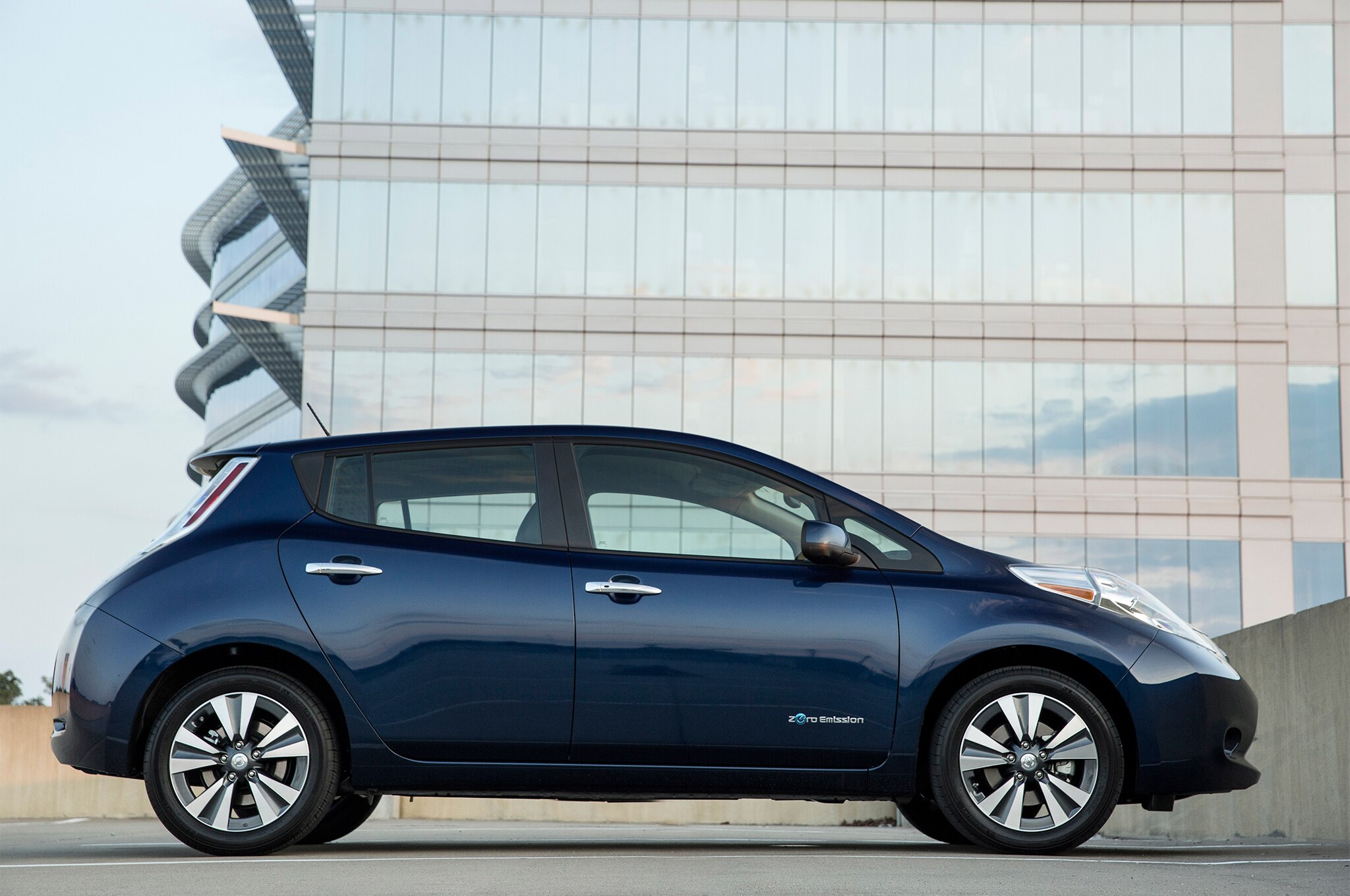 Nissan leaf 2016 года