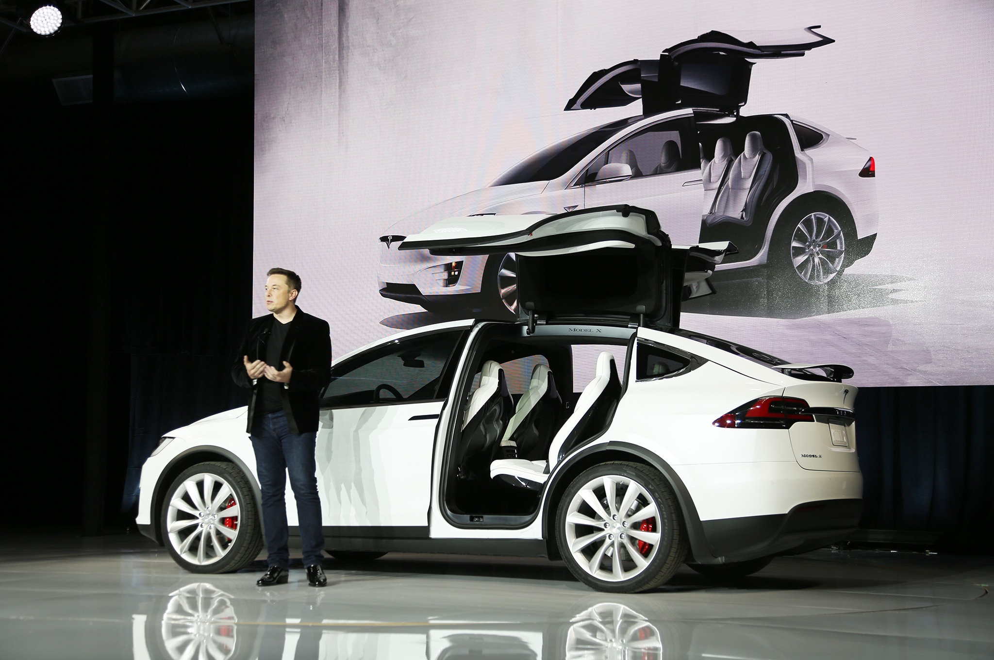 2016 Tesla Model X Debuts With 257 Mile Range Falcon Doors