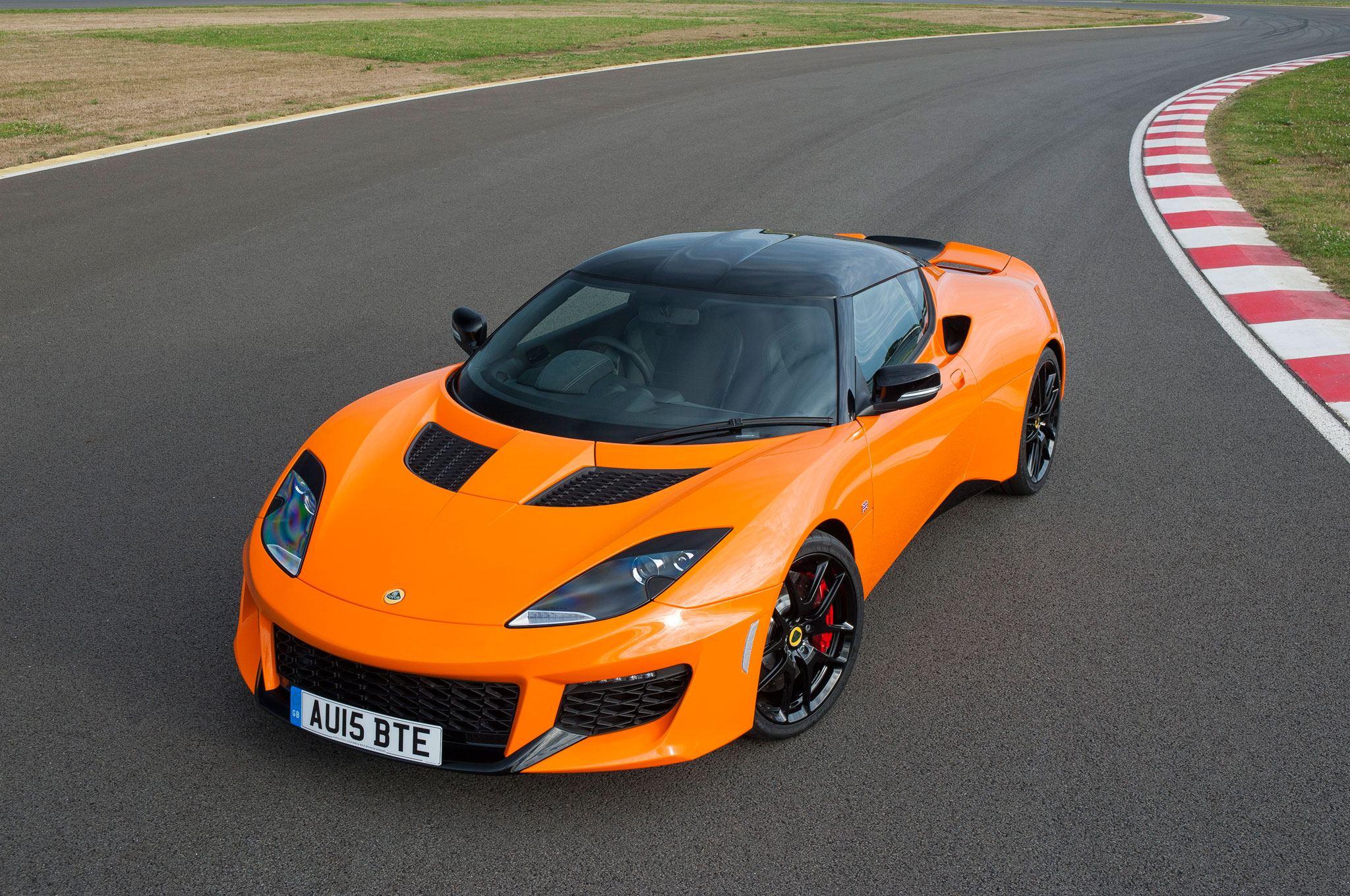 Машина lotus evora