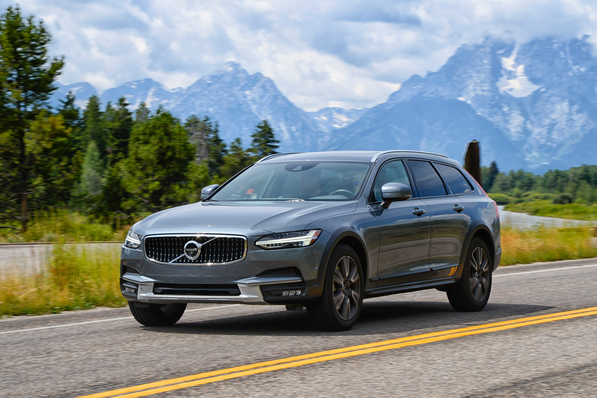 A Mesmerizing Road Trip In A 17 Volvo V90 Cross Country